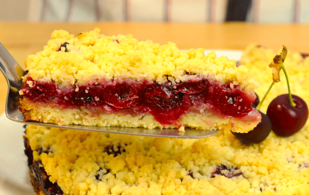 насипний пиріг з вишнею