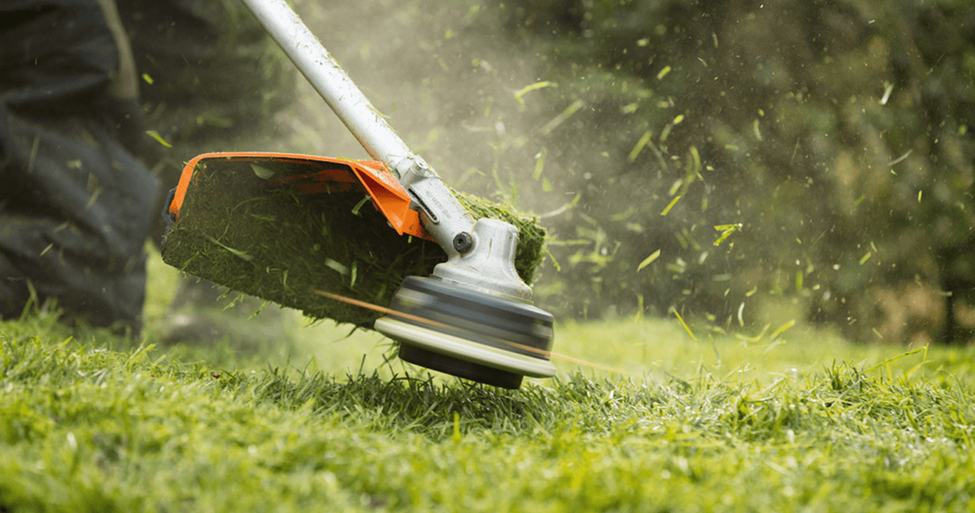 Що обрати: тример чи газонокосарку?