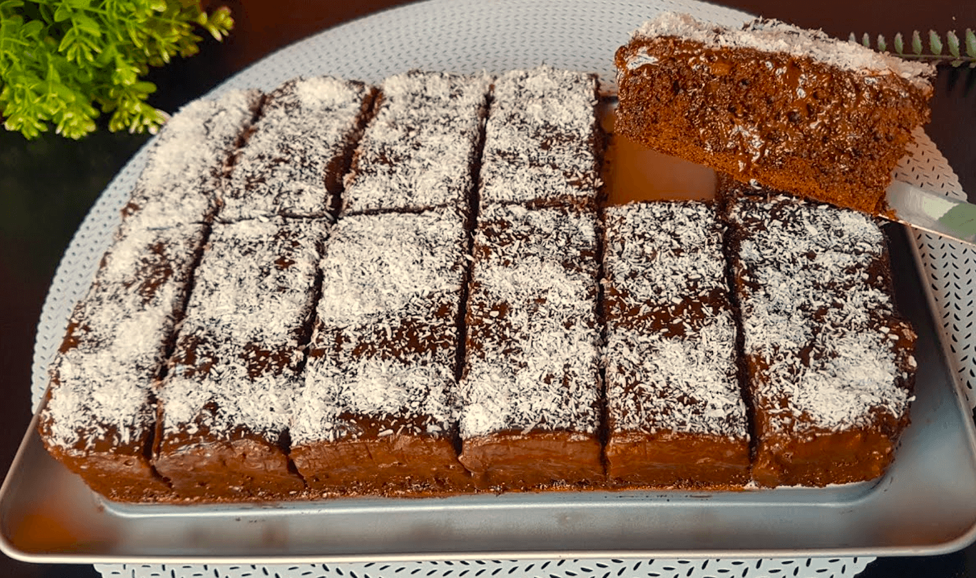 Шоколадно-кавовий пиріг за 5 хвилин, тане у роті! Свекруха всім своїм коліжанкам нахвалює