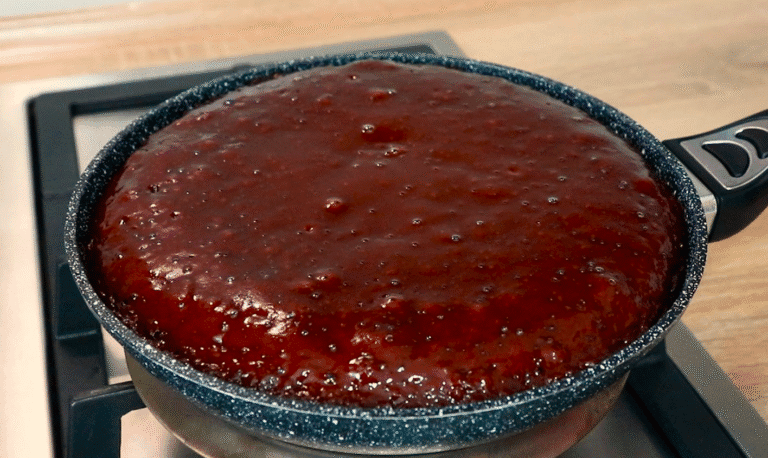 За 5 хвилин Копієчний Пиріг На Сковороді! Без яєць, молочних продуктів та міксера! Тане в роті!