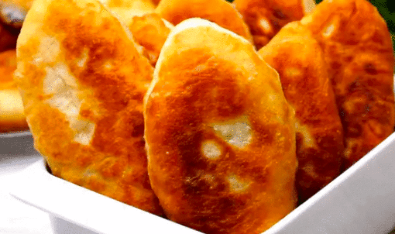 Беру воду, борошно і готую пиріжки з будь-якою начинкою: хоч із м'ясом, хоч із капустою, хоч із яйцем