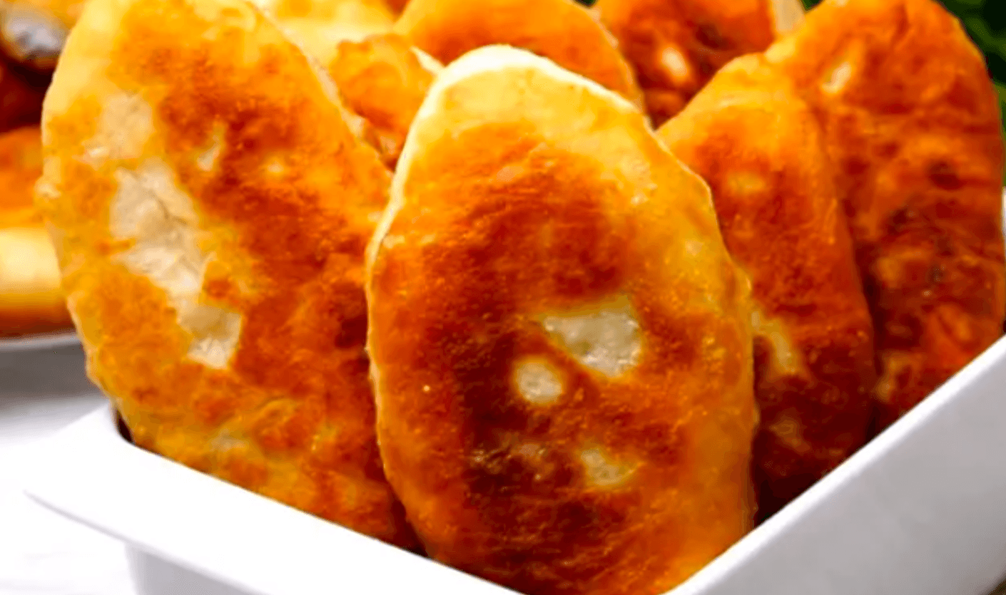 Беру воду, борошно і готую пиріжки з будь-якою начинкою: хоч із м'ясом, хоч із капустою, хоч із яйцем