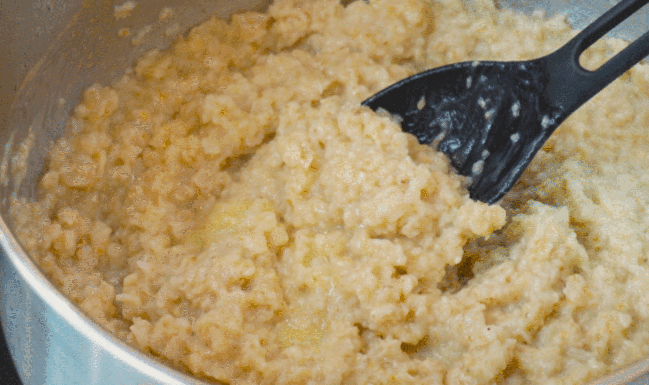 Смачну вівсяну кашу, готую тільки так, однієї порції буде мало! "Суперова" каша за рецептом з старої газети