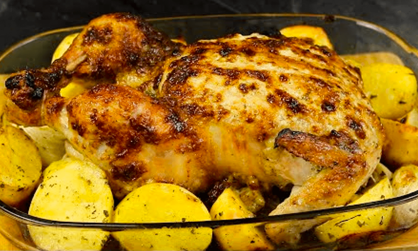 Смачна та соковита курка з картоплею в духовці! Рецепт "На мільйон"!