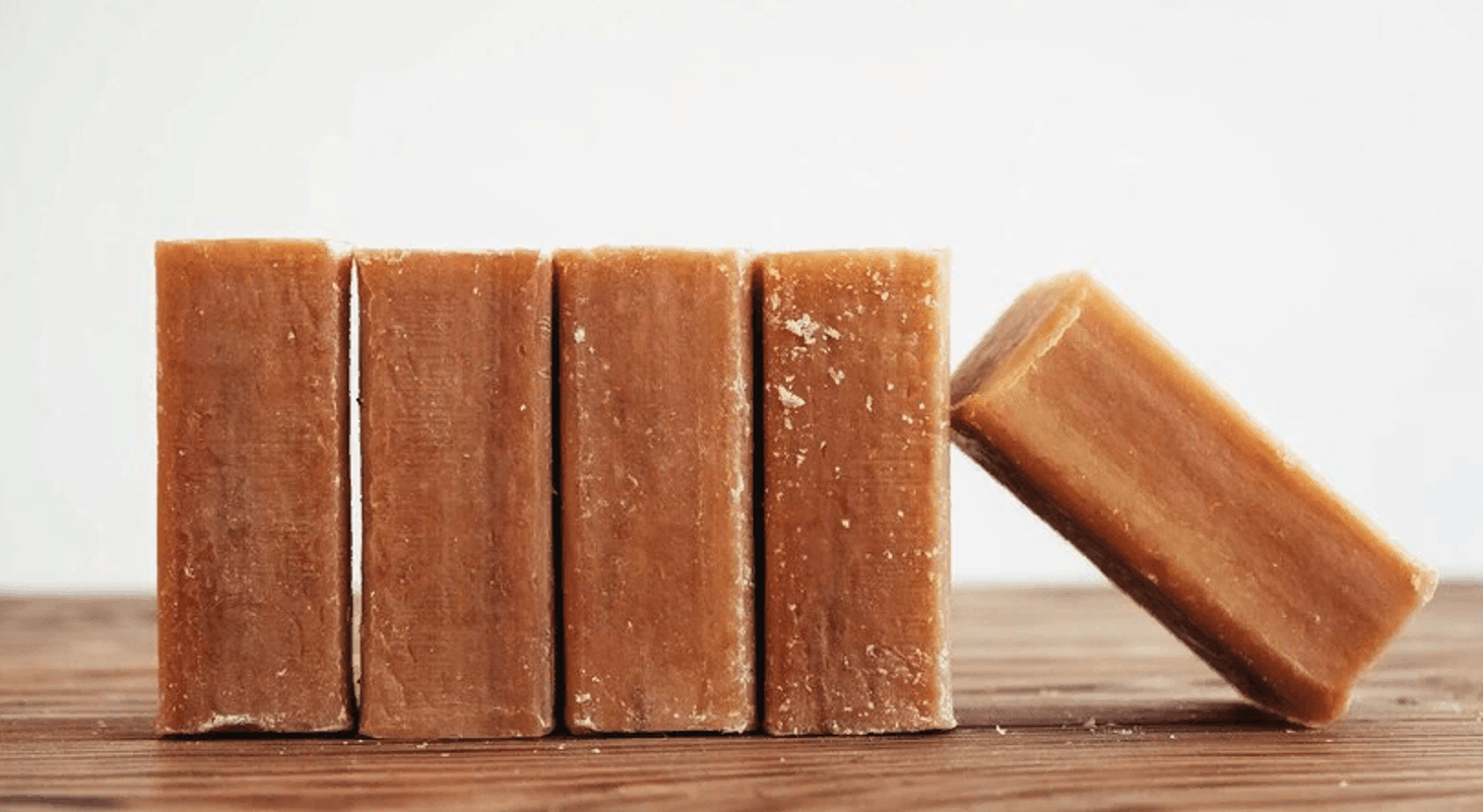 Чому господарське мило досі вважають секретною зброєю у домі?