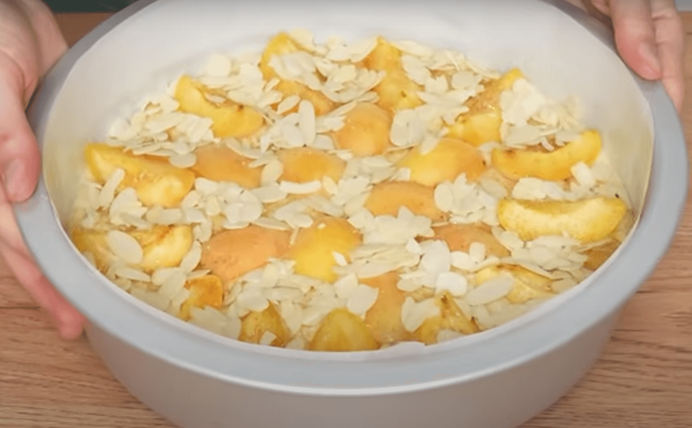 абрикосовий пиріг