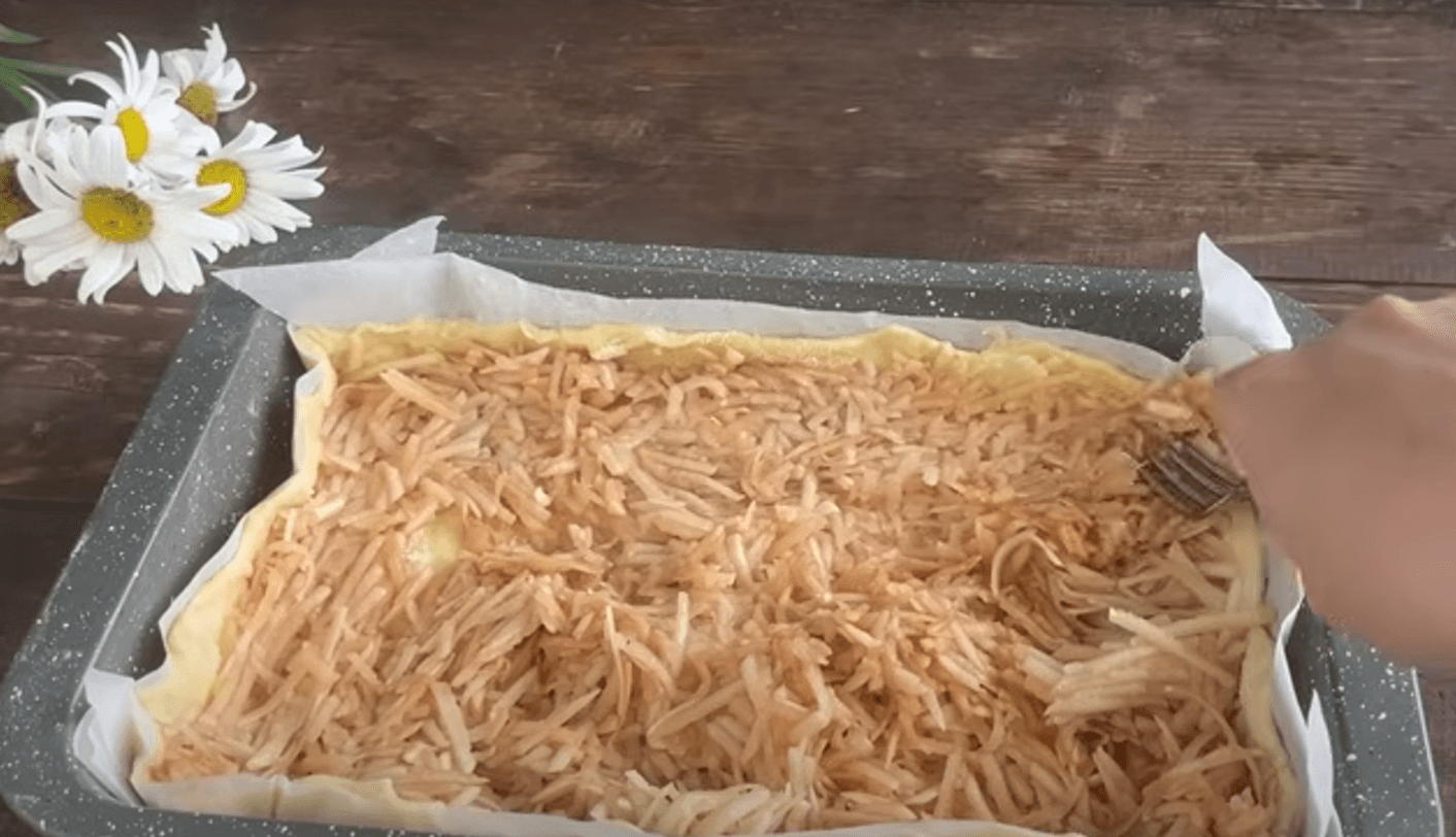 пиріг з яблуками шарлотка