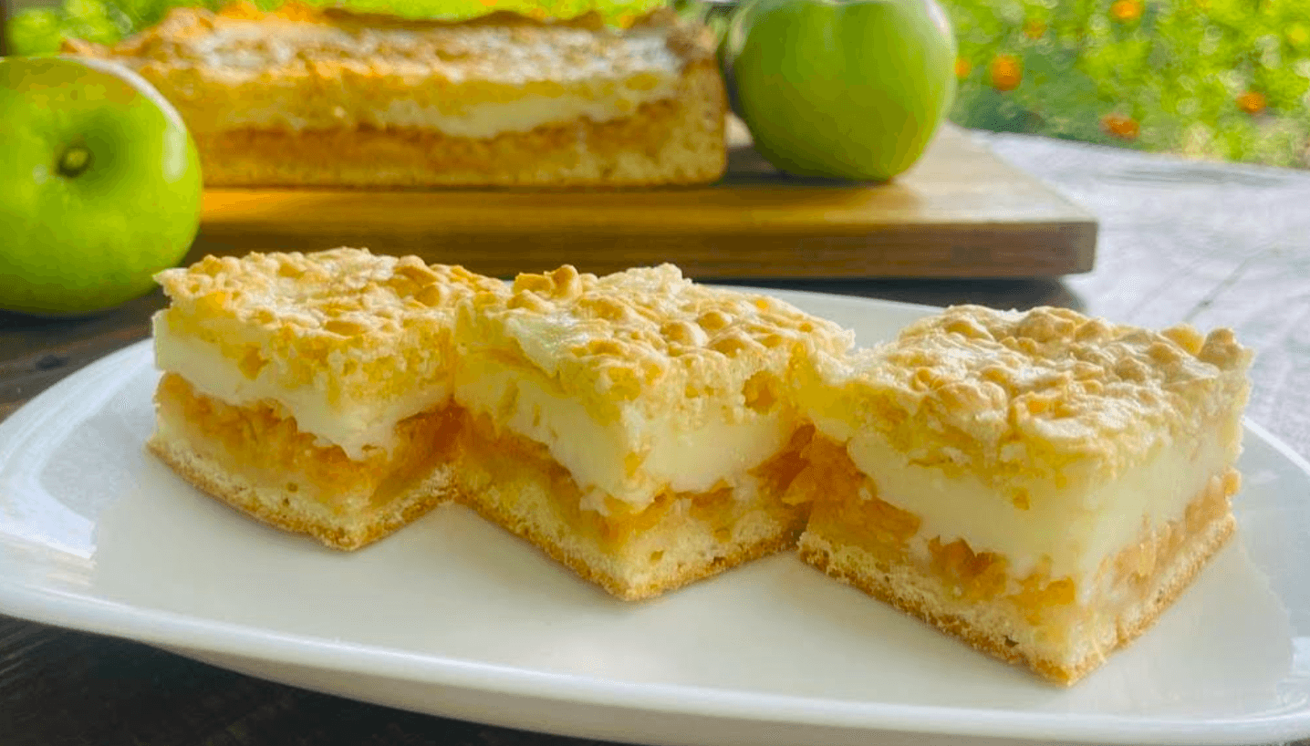 Яблучний пиріг з йогуртовим кремом - простий, а виглядає, як з кондитерської!