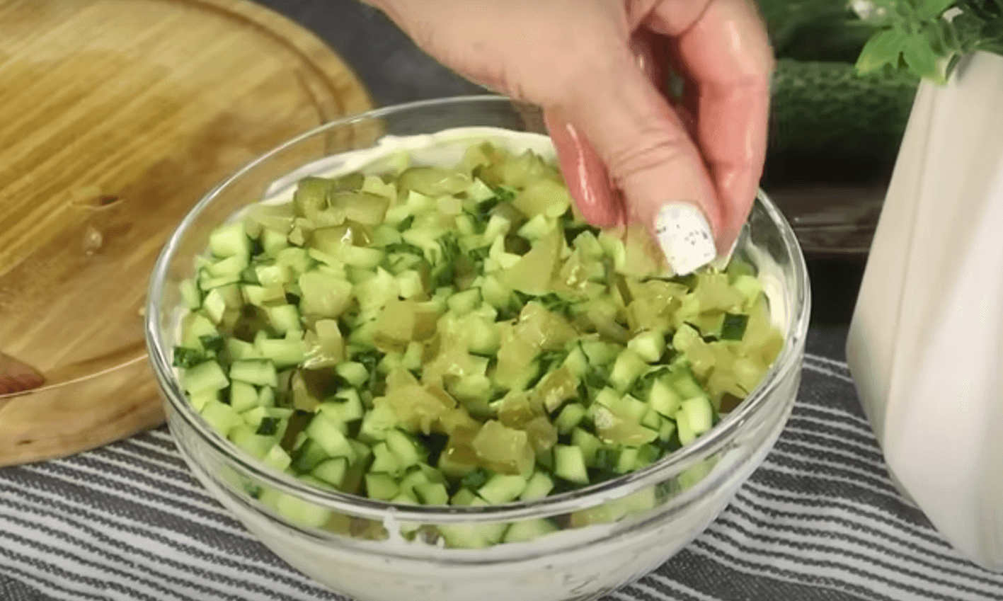 салат з куркою та огірком