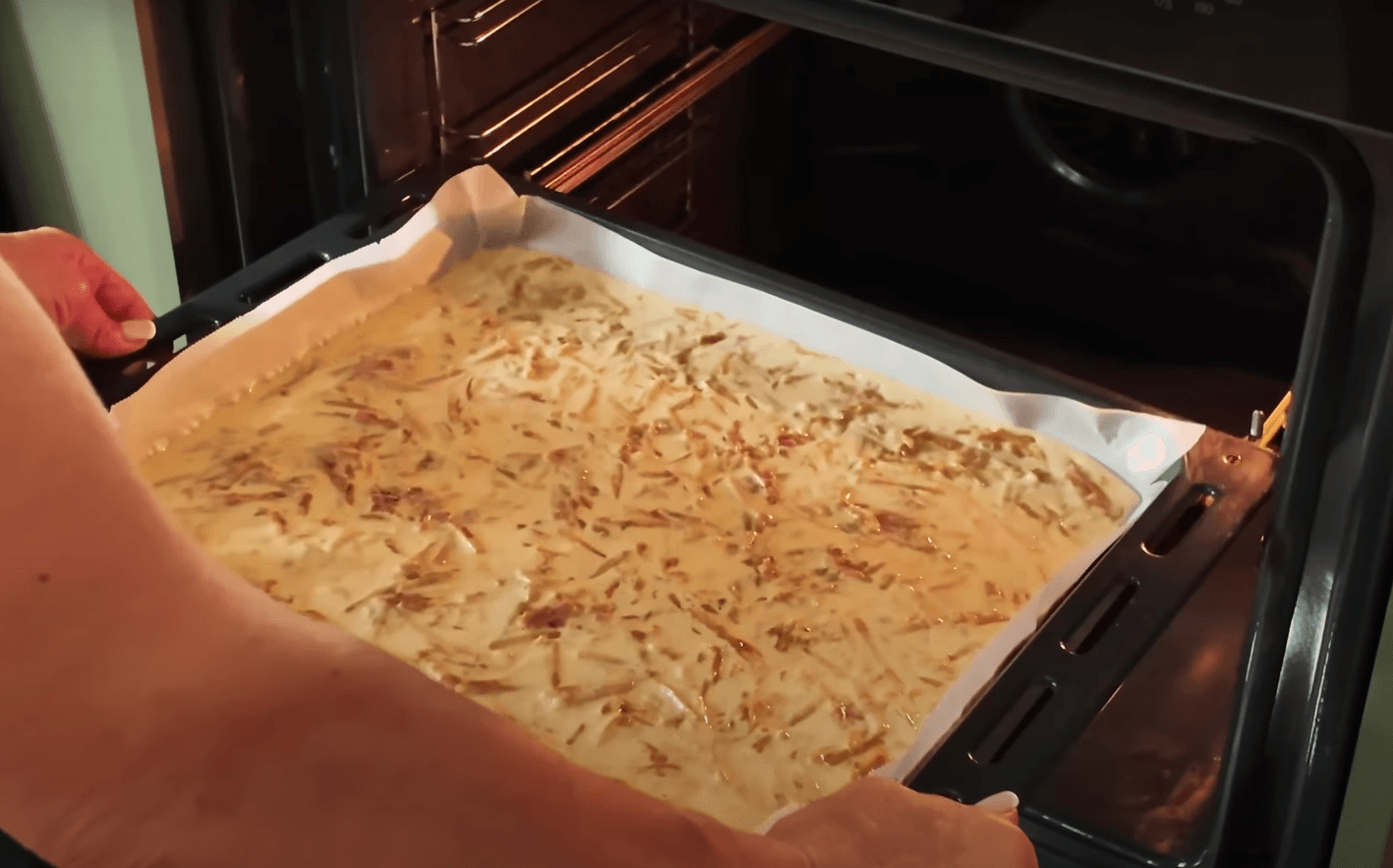 яблучний млинець в духовці