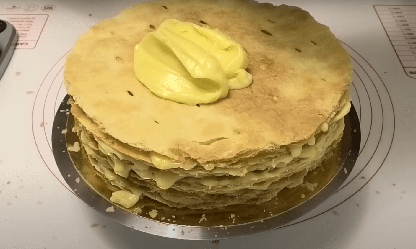 Наполеон з лимонним кремом