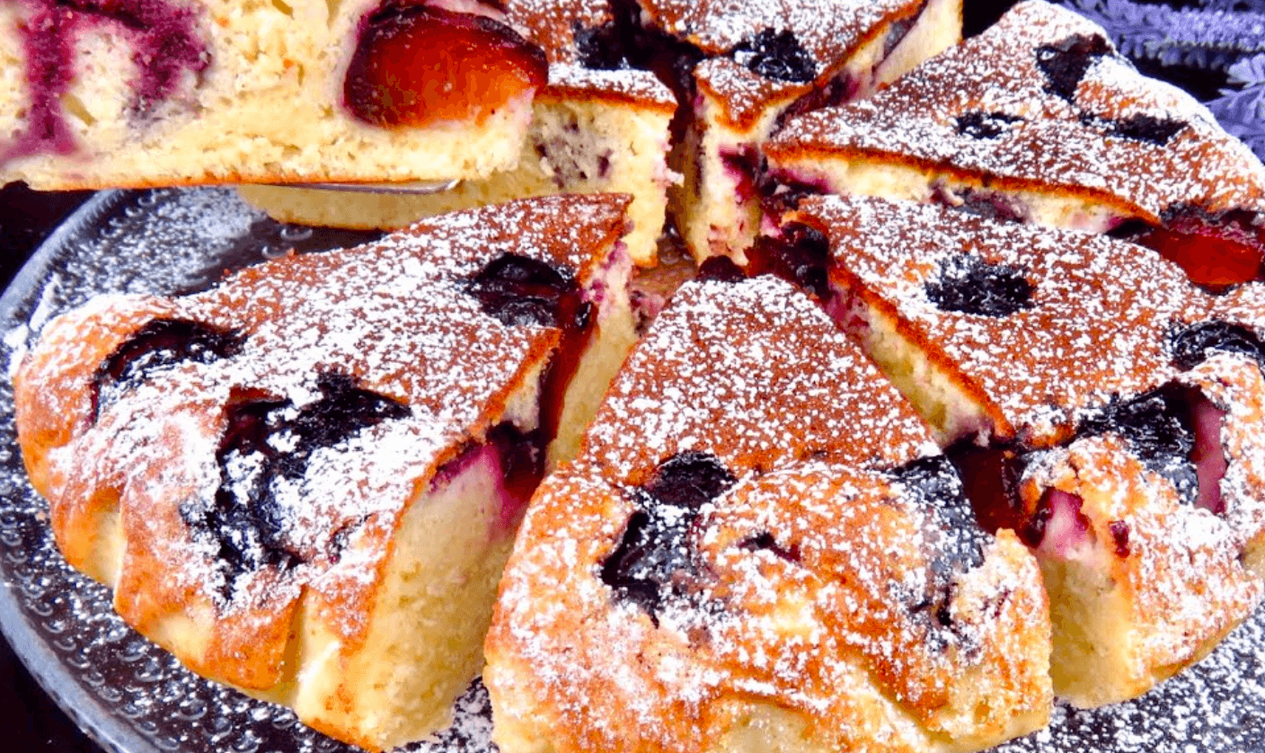 Пиріг зі сливами На сковороді! Пишне тісто і смак останніх днів літа! Бабин рецепт