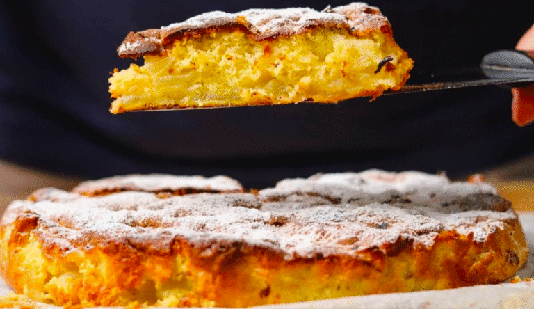 Коштує копійки, а смак, як з кондитерської! Бюджетний, максимально простий пиріг з яблуками, який вдається всім