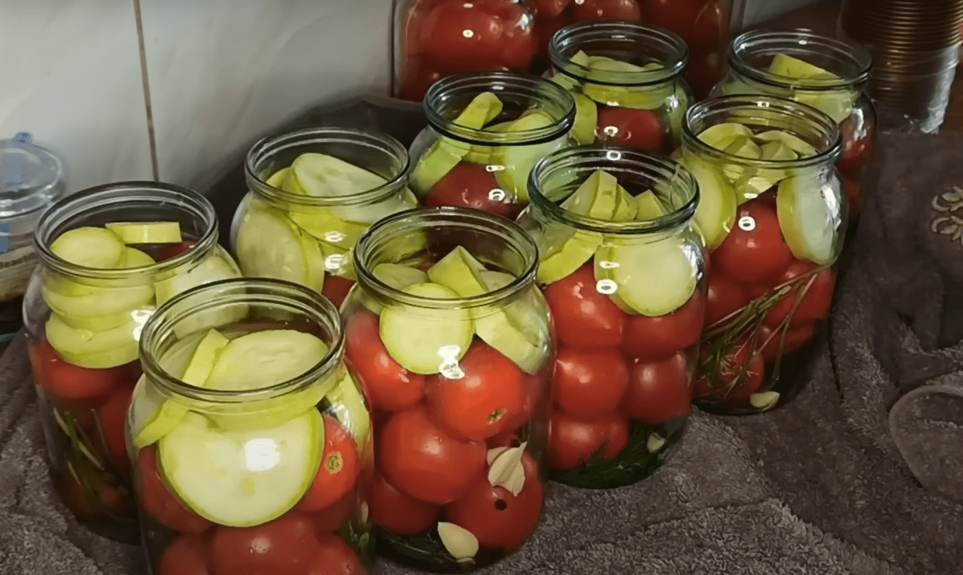 мариновані кабачки з помідорами