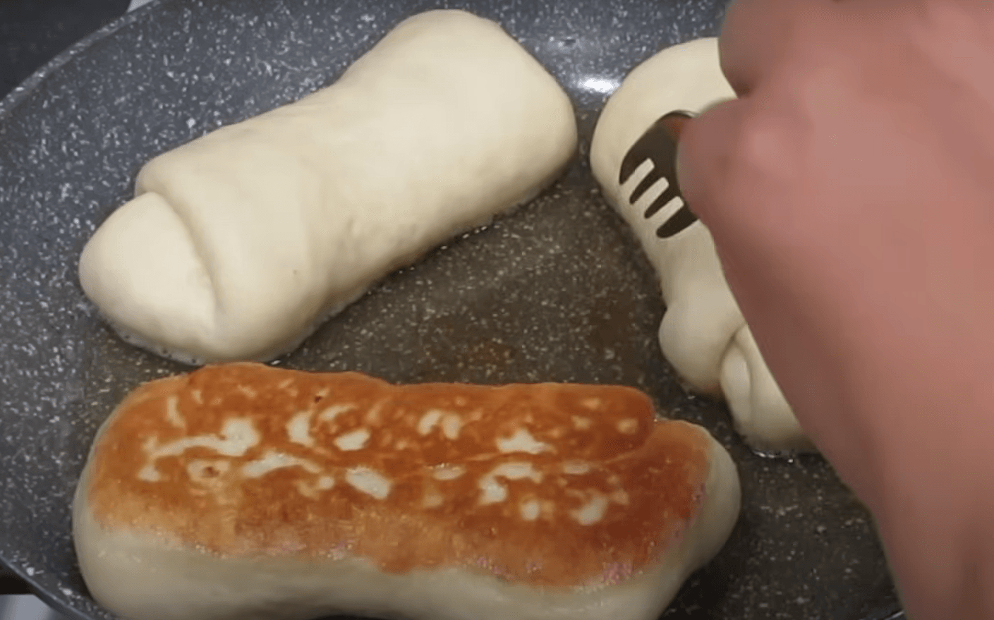 пиріжки на сковороді