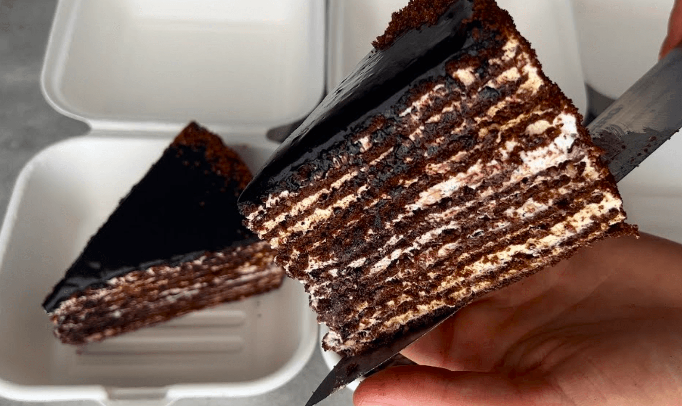 Не той Спартак, до якого ви звикли! Шоколадний Медівник з двома кремами, тане в роті!