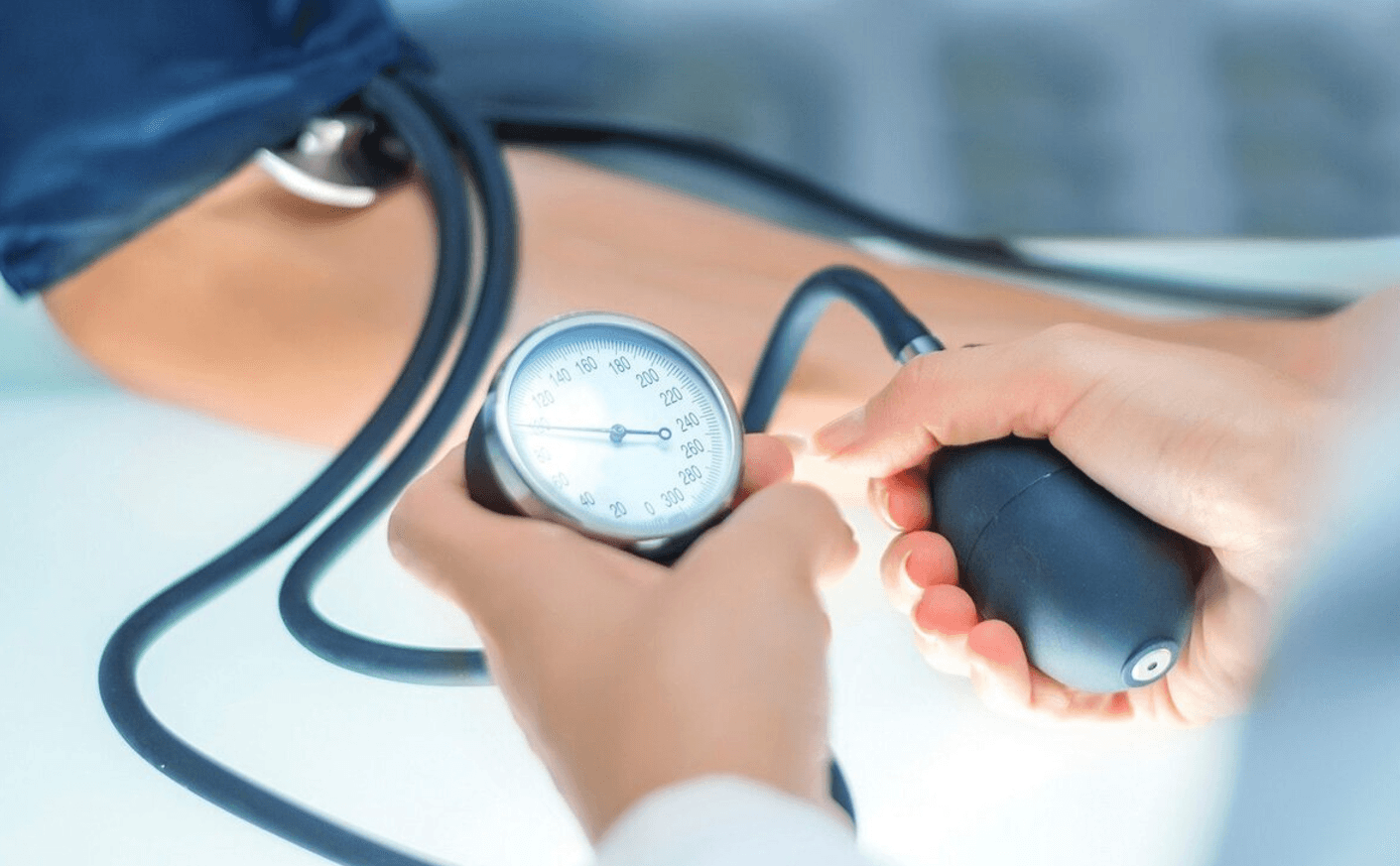 Як швидко знизити тиск без таблеток: народні методи