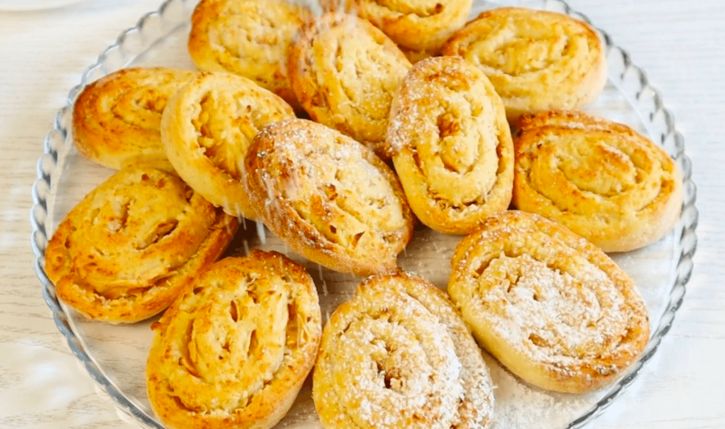 Пачка сиру і 20 хвилин! Смачні сирні равлики з яблуком! Закохана в це домашнє печиво