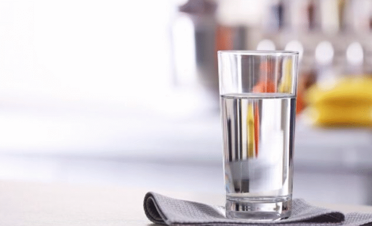 Чи треба пити щоранку теплу воду: результат здивує!