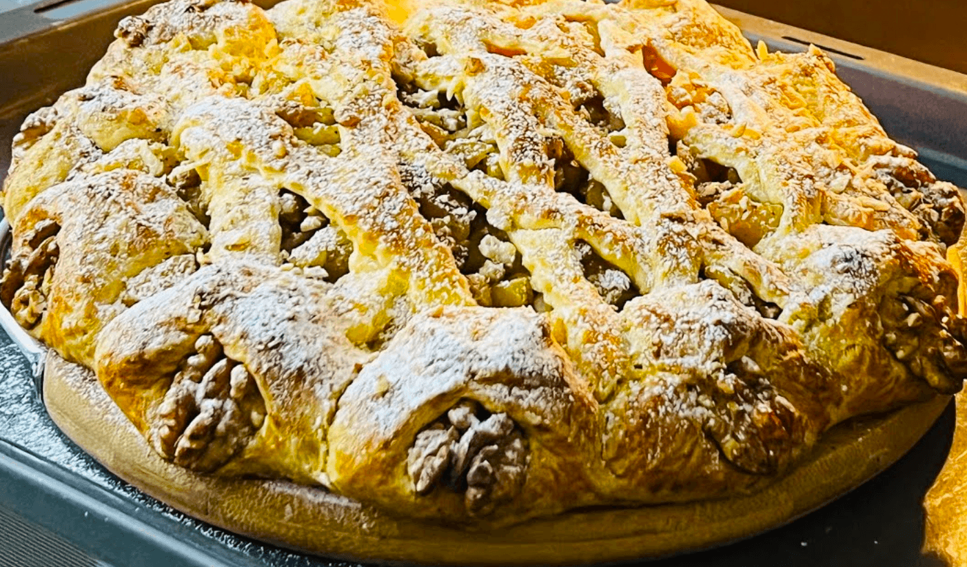 Яблучний Пиріг до чаю Пісочне тісто, яблука, кориця і горіхи! Рецепт від Марусі - ваші вихідні незабутньо смачні!