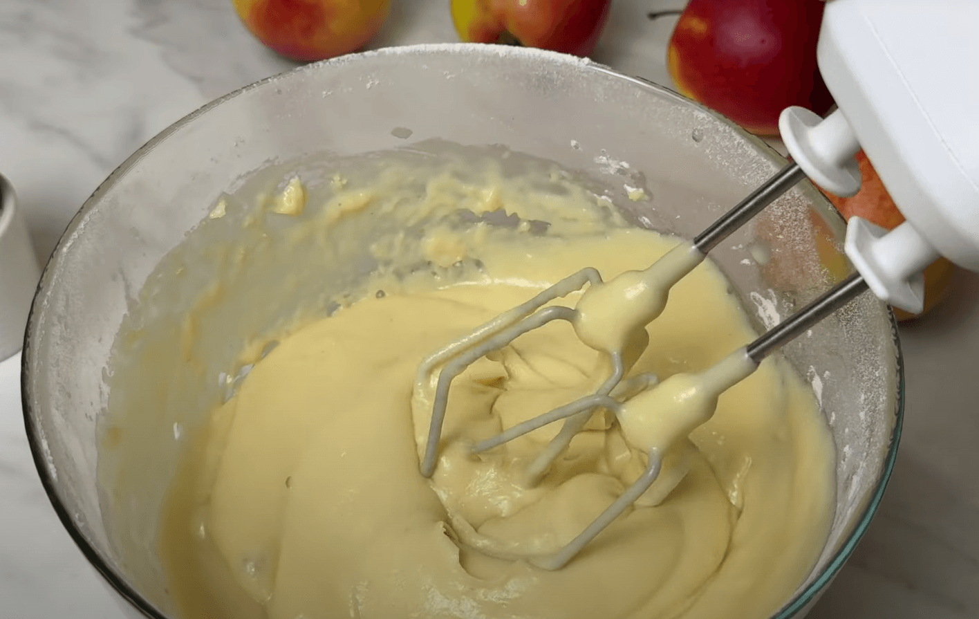 яблучний пиріг за 5 хвилин