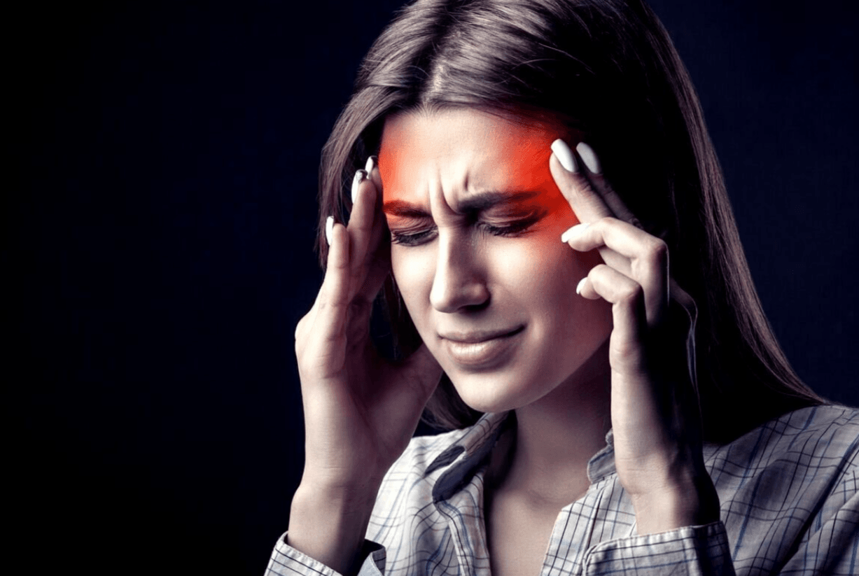 Бабусин метод проти головного болю: чи справді допомагає компрес із оцтом?