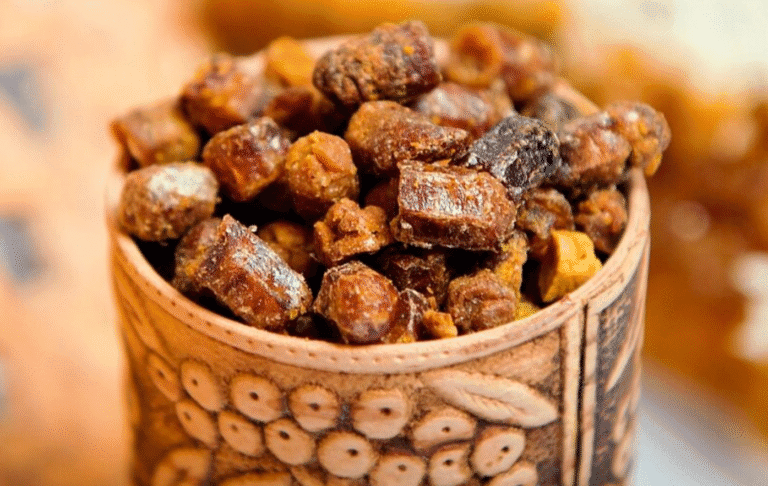 Восени без застуд: приготуйте настоянку на прополісі вже сьогодні