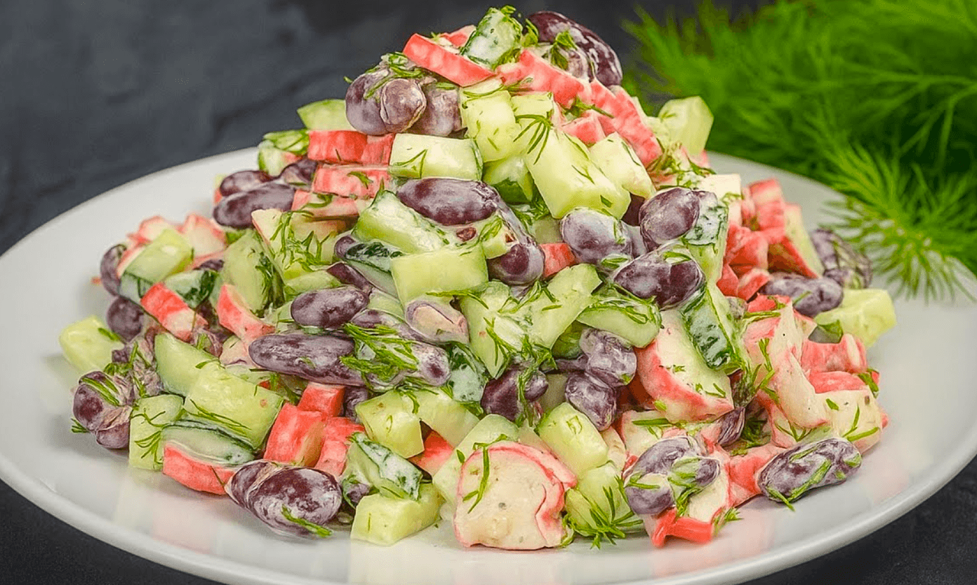 Салат з крабовими паличками "Ніжність": всього 3 інгредієнти і 5 хвилин на приготування!