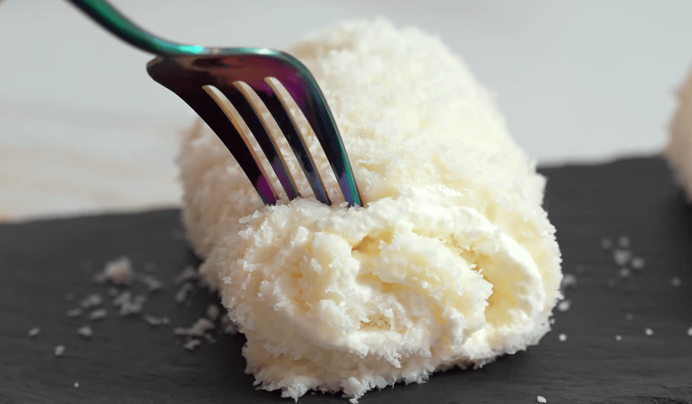 Просто нагрійте молоко! Нереально смачний турецький десерт "Рафаелло": Без випічки, без яєць