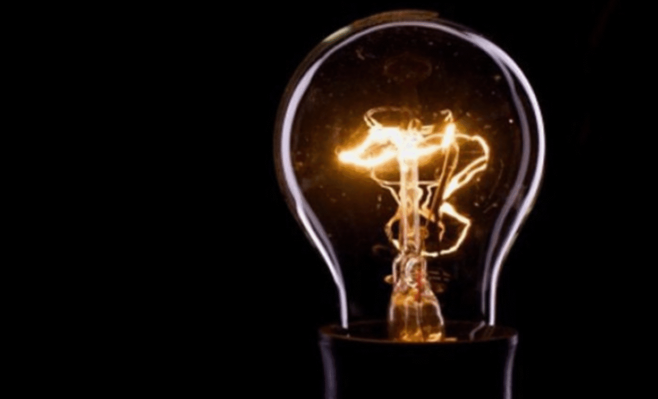 Відключення світла в Україні 2025: графіки, поради і все, що треба знати, щоб Блекаут не застав зненацька