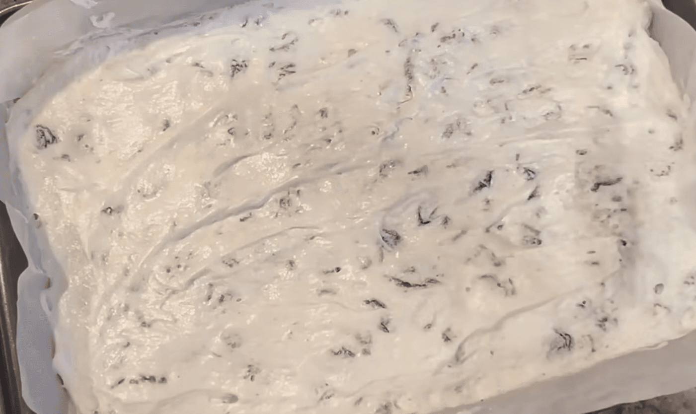 пляцок з горіхами і чорносливом