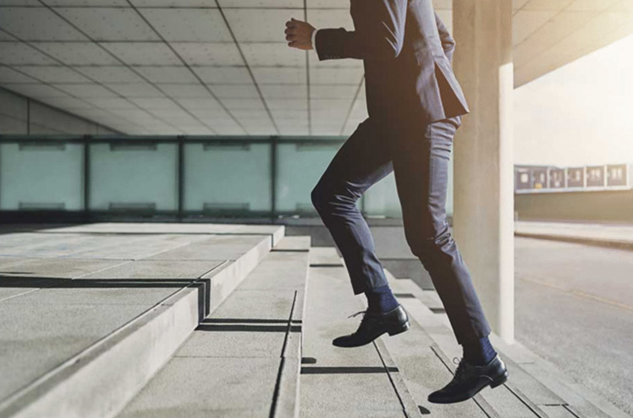 Великий гороскоп кар'єри: чи варто змінювати роботу у листопаді 2025