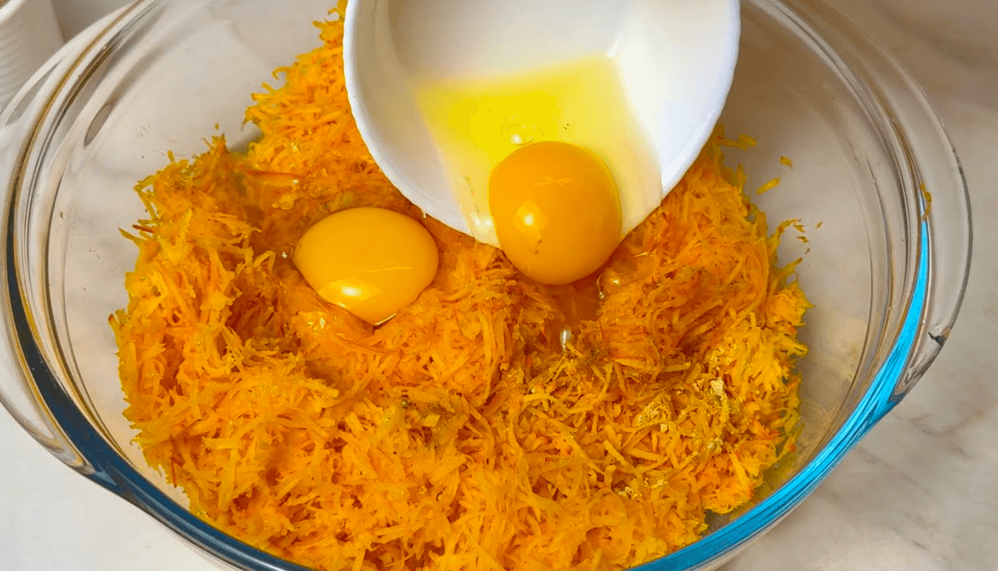 Просто натріть гарбуз та додайте яйця! Так смачно, що готую всю осінь