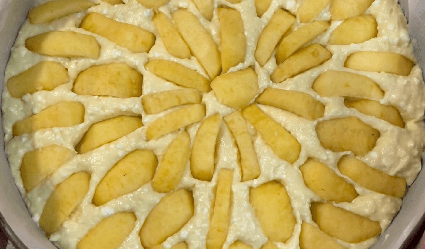 шарлотка з яблуками