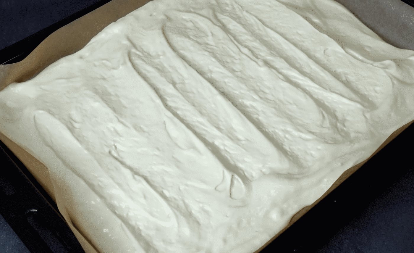 Ягідний бісквітний рулет за 5 хвилин: готую вже втретє - завжди вдається!