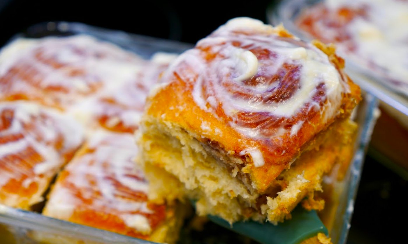 Кума-кондитер дала рецепт: булочки з корицею "Сінабони" по-простому, на воді - неможливо відірватися