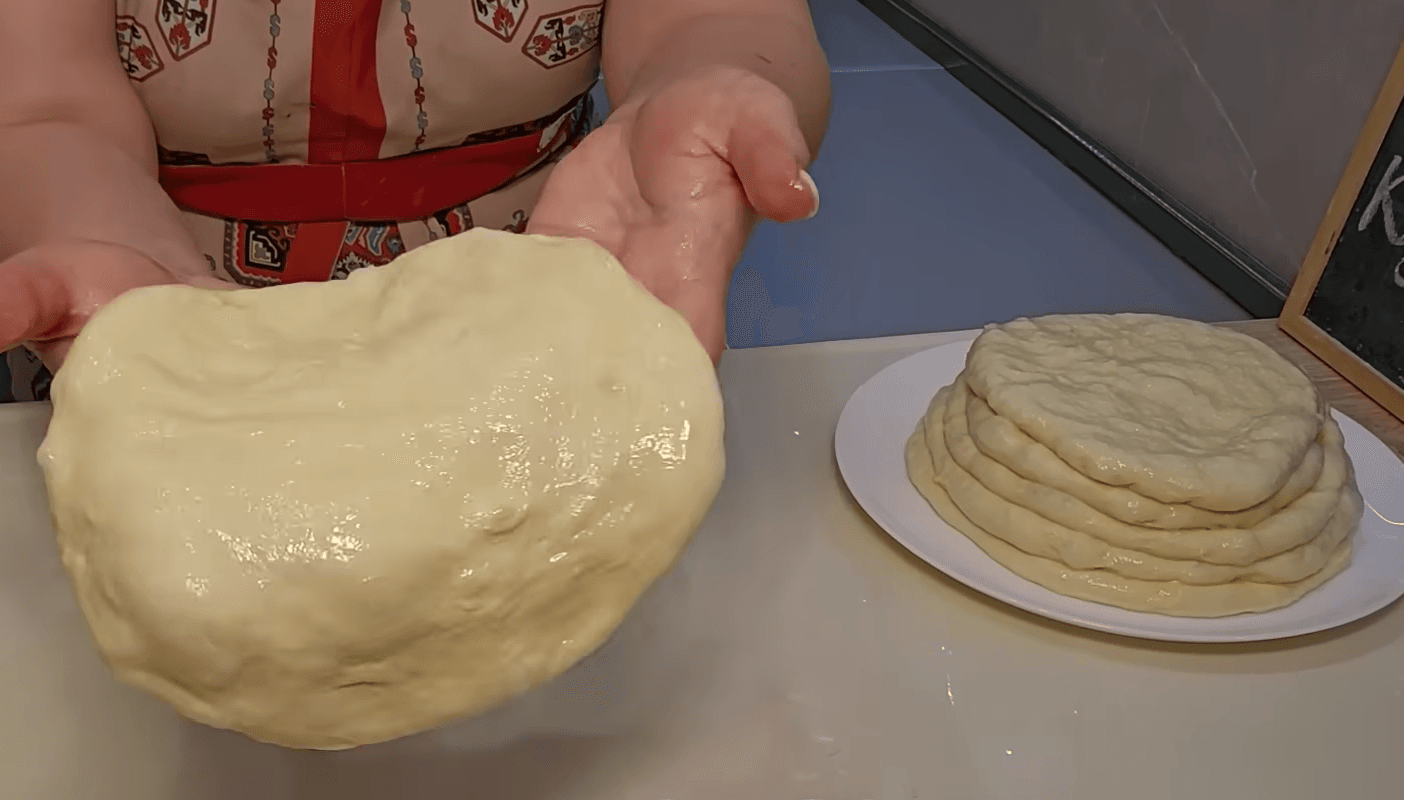 Домашні здобні булочки, як бабуся навчила! Перевірений рецепт, який завжди вдається