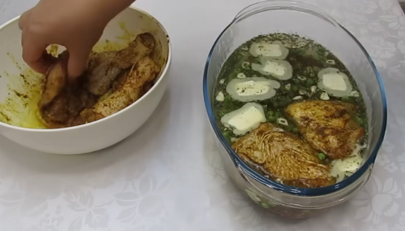 курка з гречкою в духовці