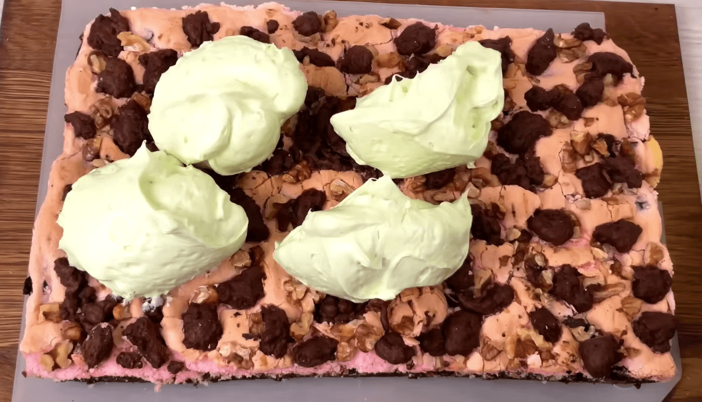 Печу одним коржем! Пляцок "Татова Вишиванка" від Лесі Кравецької - класика, що підкорює з першого шматочка