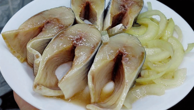 Хітові 2 рецепти домашнього оселедця: класичний і швидкий! Смачніше, ніж у магазині