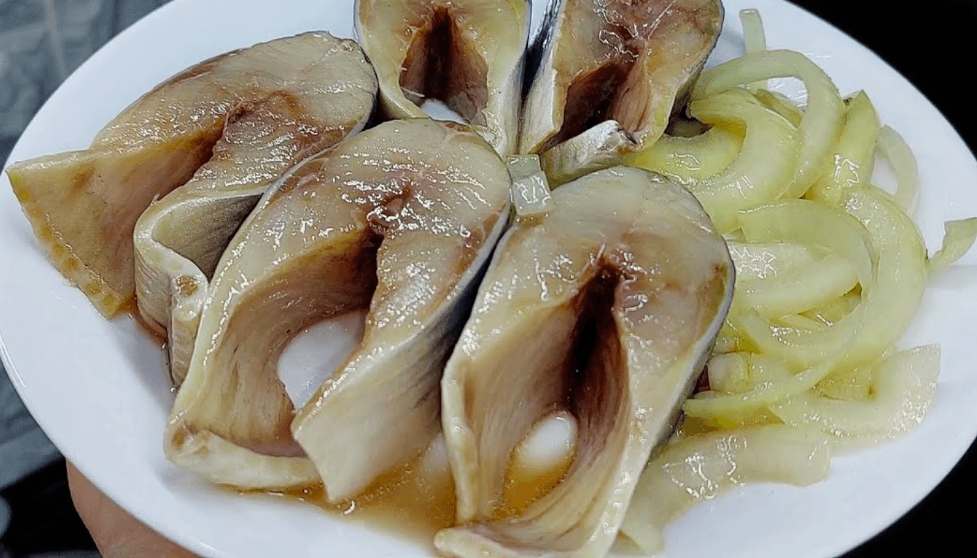 Хітові 2 рецепти домашнього оселедця: класичний і швидкий! Смачніше, ніж у магазині