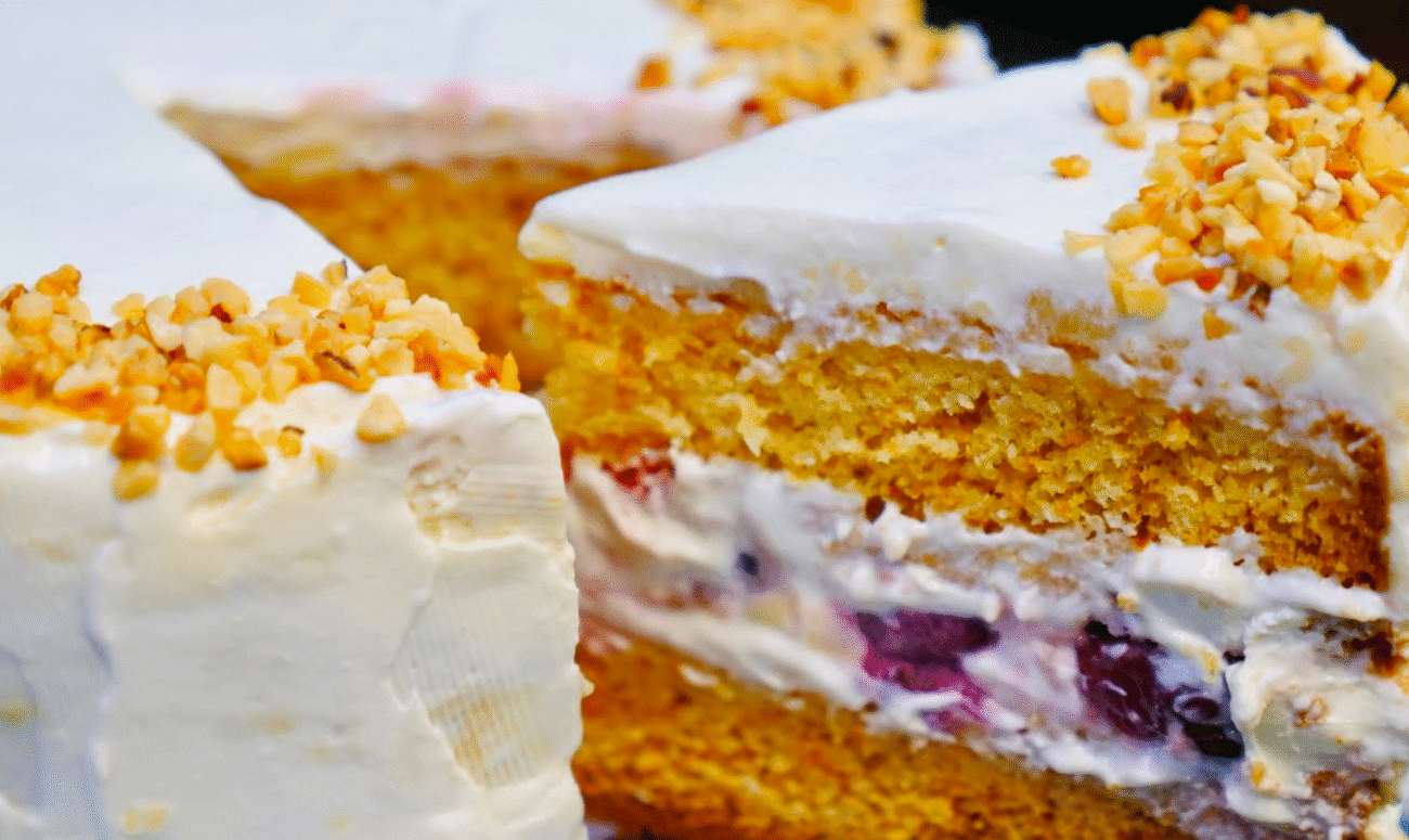 1 бісквіт - 2 шари ніжності: медовий торт з бананом і вишнею, який підкорює всіх!