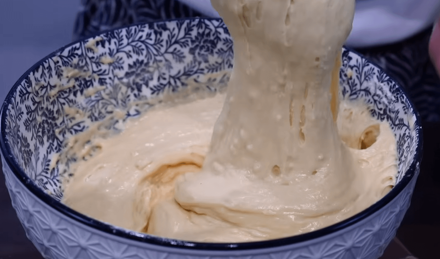 1 бісквіт - 2 шари ніжності: медовий торт з бананом і вишнею, який підкорює всіх!