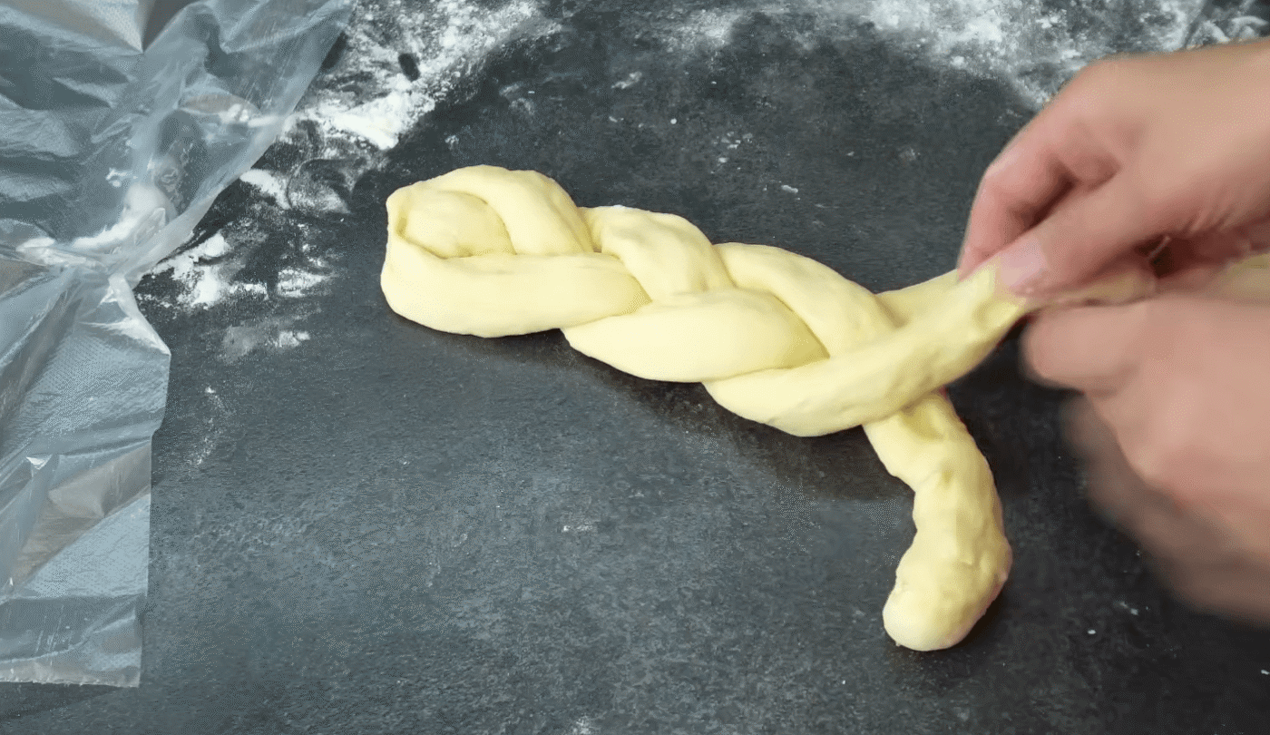 Замість булочок печу смачні косички! Секрет у просоченні, а тісто виходить ідеальним з першого разу