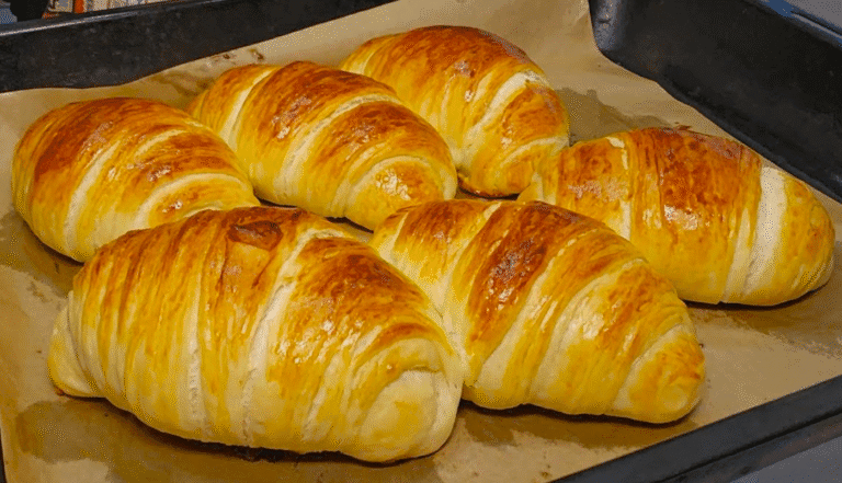 Домашні здобні булочки, як бабуся навчила! Перевірений рецепт, який завжди вдається