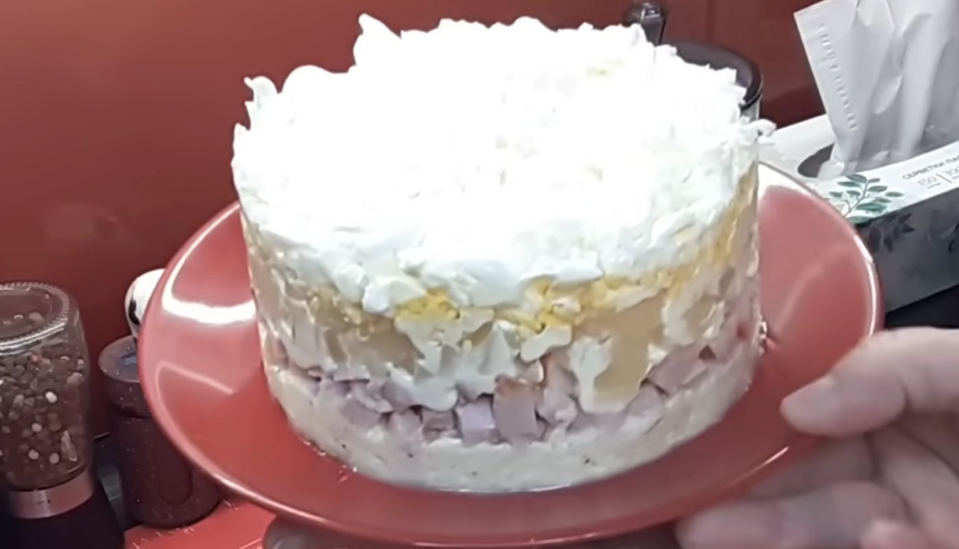 святковий салат з куркою