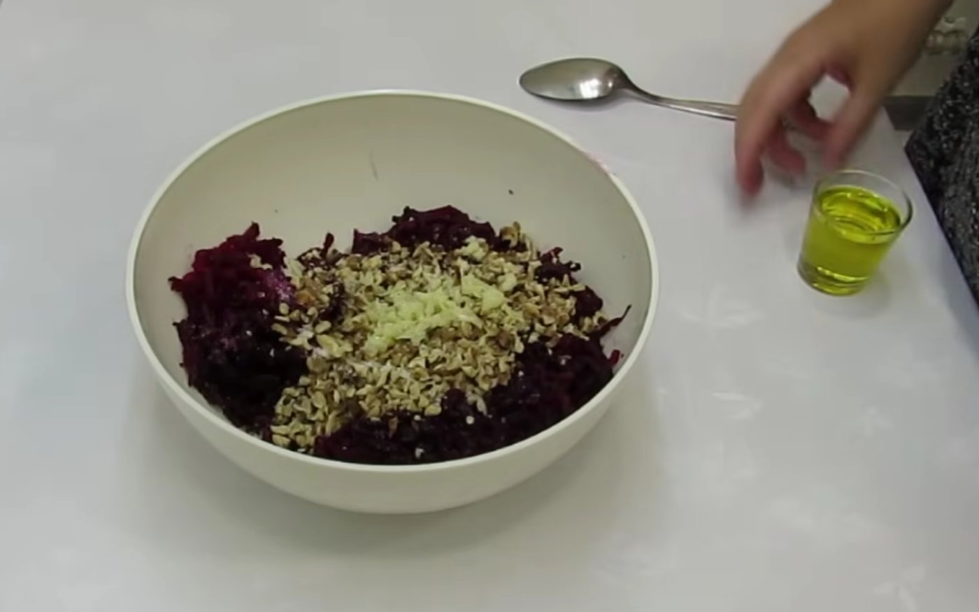 Як приготувати салат з буряка