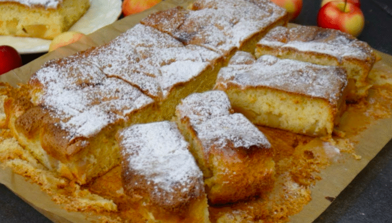 Ідеальна шарлотка, яка не осідає: 3 секрети, завдяки яким "Яблучна королева" завжди вдається