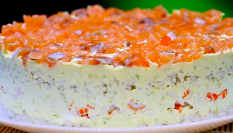 Новомодний салат з червоною рибою і авокадо! Вже всі подружки записали рецепт