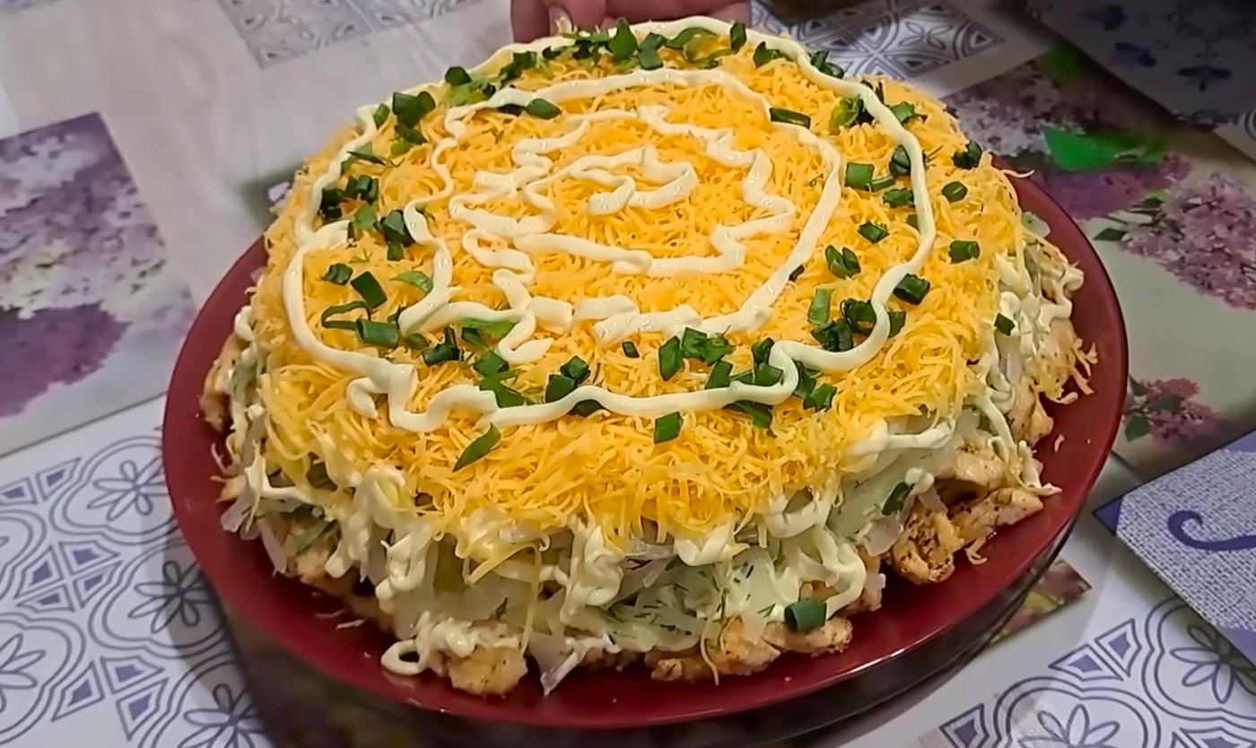 Новорічний салат з 3-х інгредієнтів! "Цибулевий" - з маминого зошита